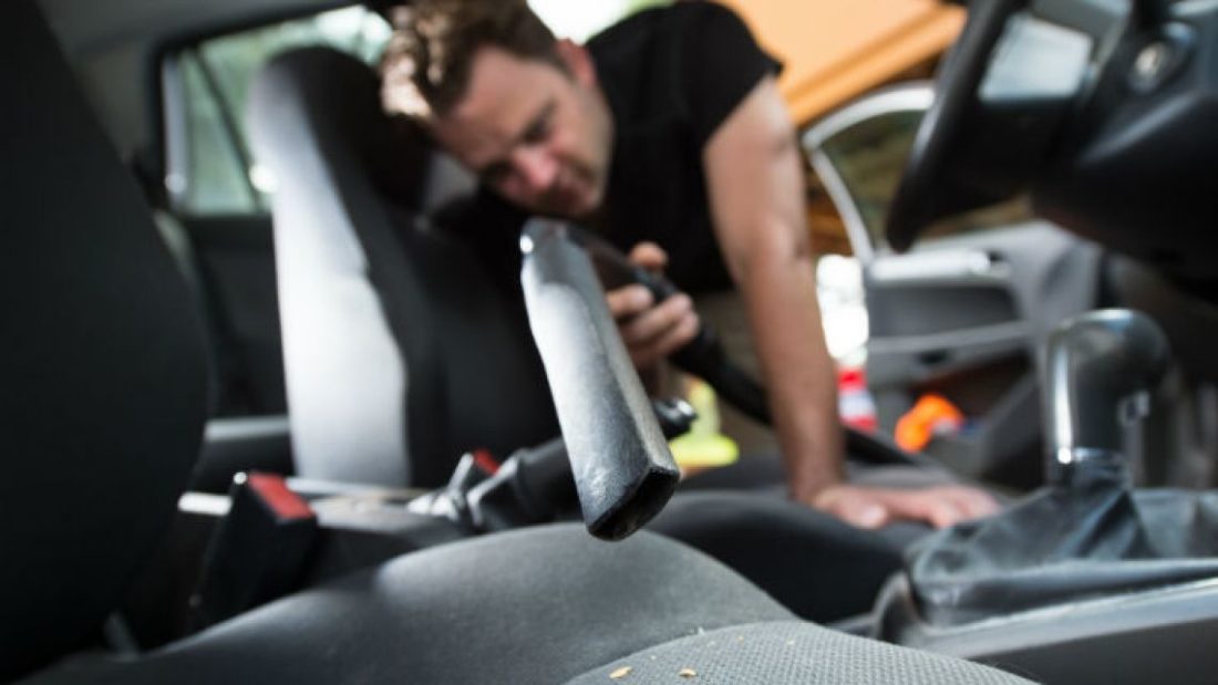 Limpiar la tapicería del coche en Valencia